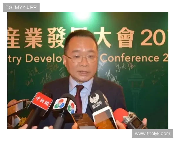 意体育部长：关注改革成效不关心足协主席